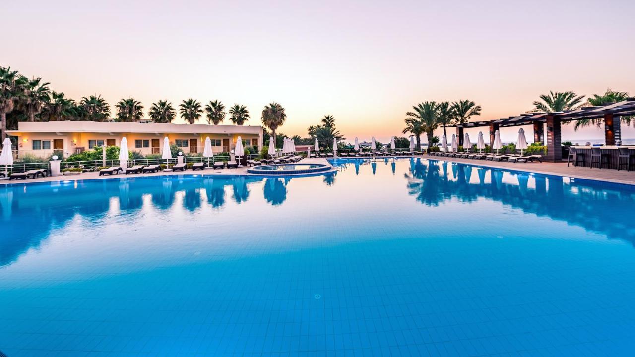 Vuni Palace Premium Hotel & Spa & Casino Beachfront Location ! Kyrenia (Northern Cyprus) Exterior foto